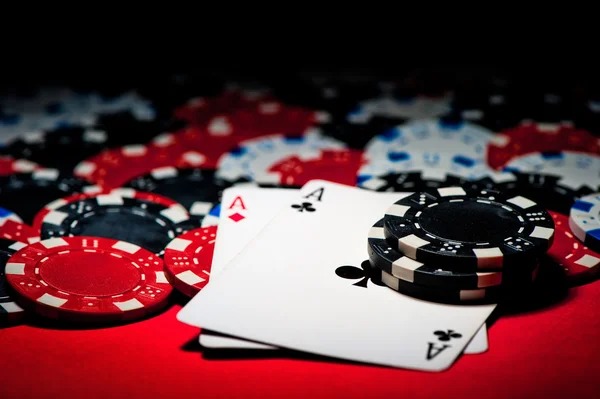 topanhoki20 app interface showing live football markets and casino lobby on mobile